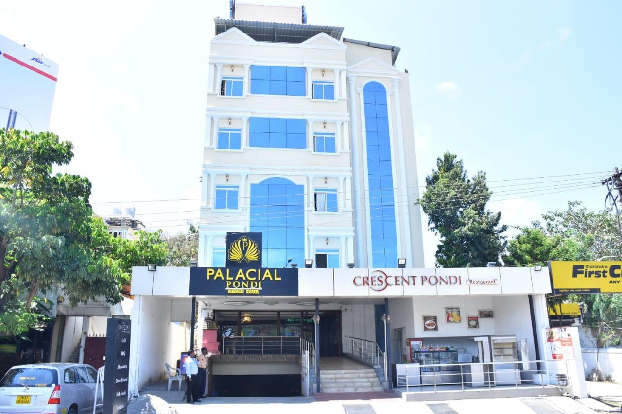 Hotel Palacial Pondi Puduccseri Kültér fotó