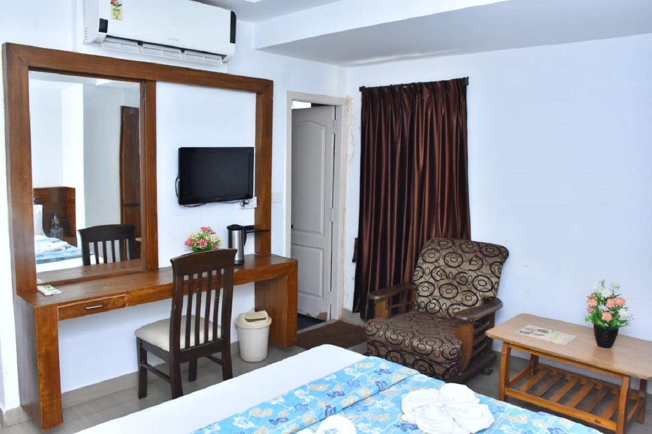 Hotel Palacial Pondi Puduccseri Kültér fotó